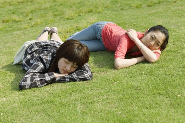 From then on, he could never forget the girl who was as beautiful as an angel in a butterfly love ceremony.